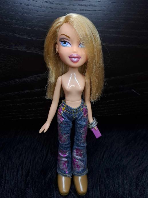 MGA Bratz walking Cloe 2001