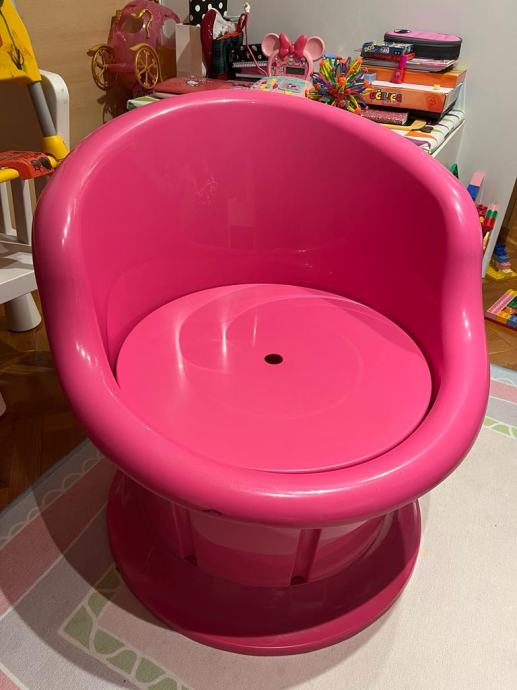 Ikea plastična roza fotelja, sa prostorom za odlaganje