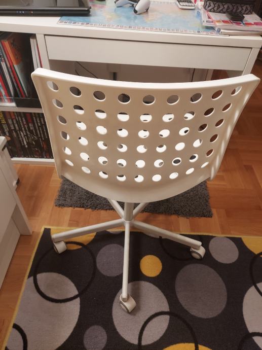 Bijela IKEA stolice sa kotačićima