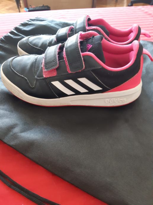 Adidas tenisice broj 34