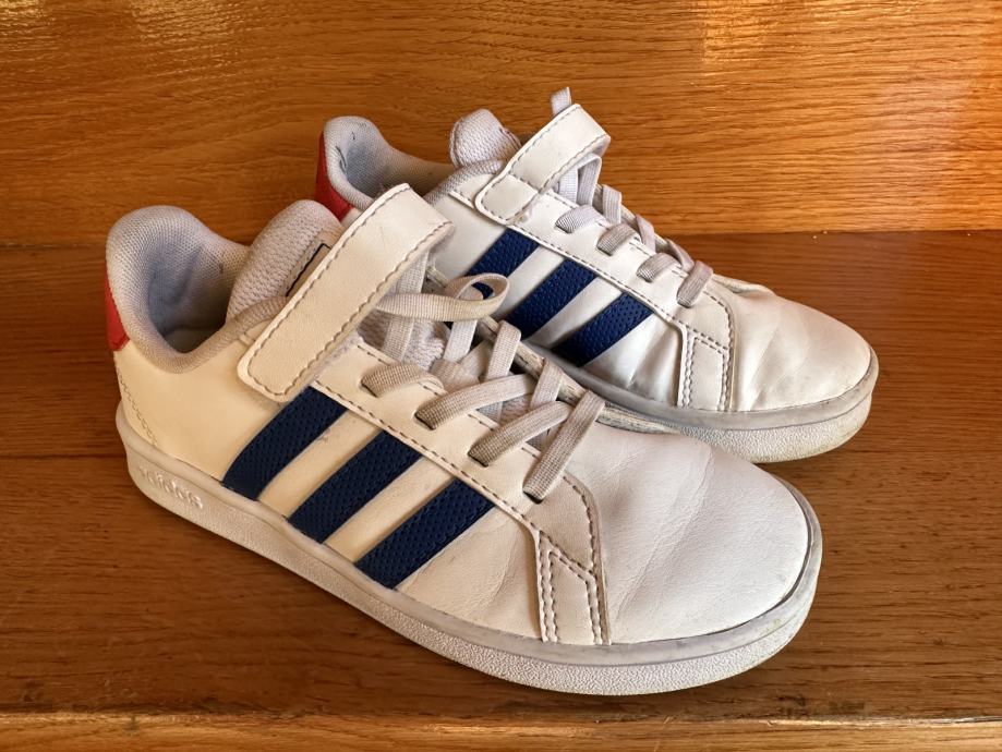 Adidas tenisice dječje tenisice Adidas vel. 31 kao nove - malo nošene