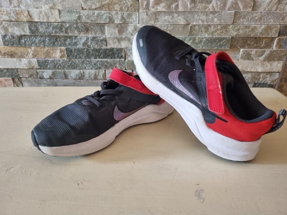 Nike Downshifter 12 dječje tenisice vel. 33.5