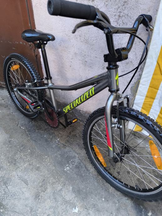 bicikl 20 cola marke Specialized, kompletno servisiran, odlično stanje