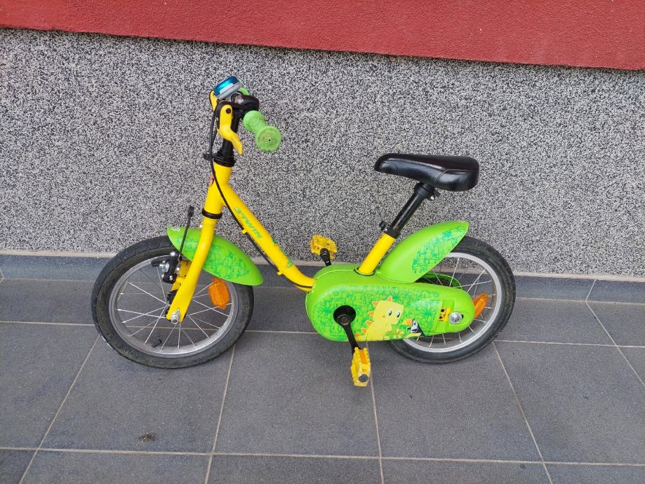 Dječji bicikl Decathlon s pomoćnim kotačima