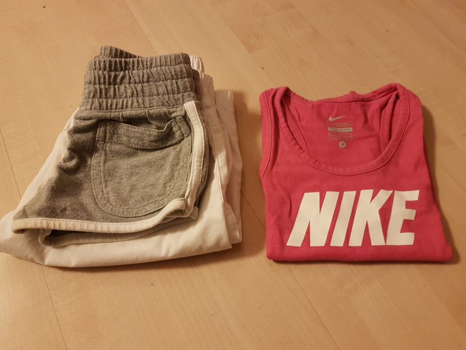 Nike za djevojcice 3-4 godine