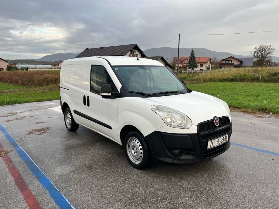 Fiat doblo 1.6 mtj 105 ks reg 5/2025 servisna knjiga, 2015 god.