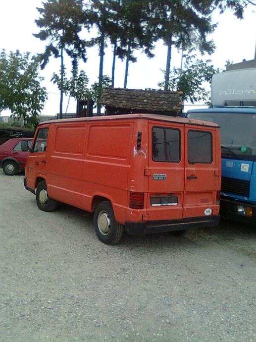 Авто mb 100