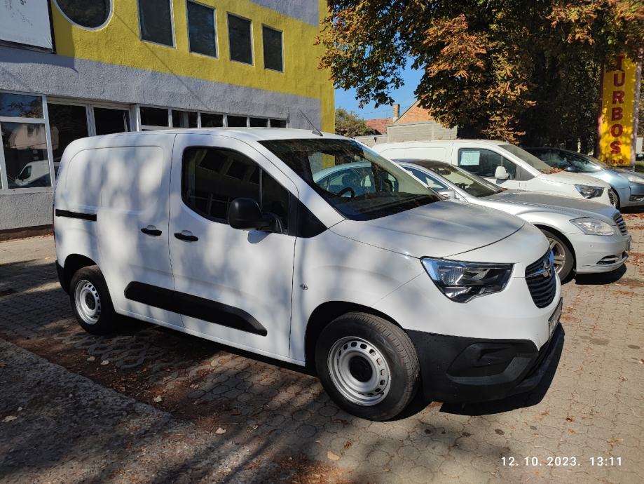 Opel Combo 1.2 turbo benzin 7000 km, 2022 god.