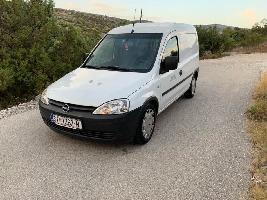 2010 opel combo