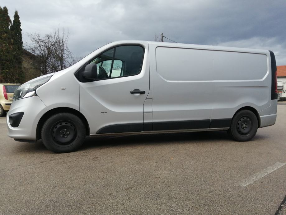 Opel vivaro 2015