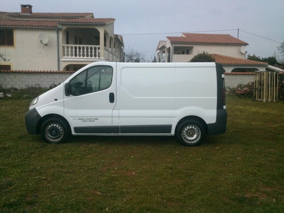 Opel vivaro 2003