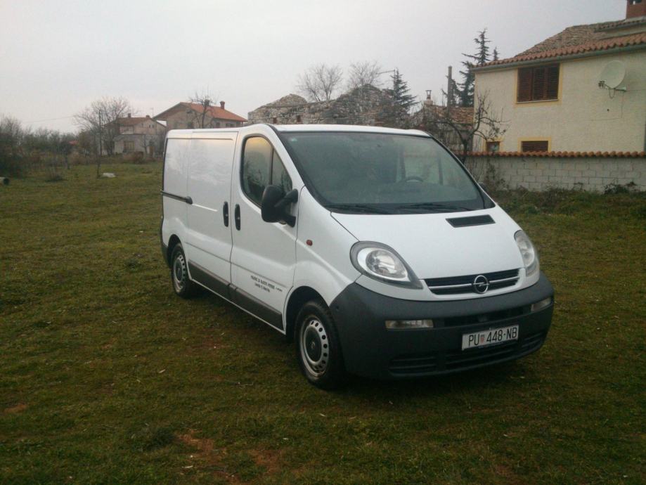 Opel vivaro 2003