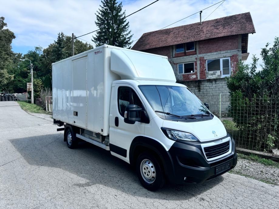 Peugeot Boxer 2.2 HDI kofer utovarna rampa, 2021 god.