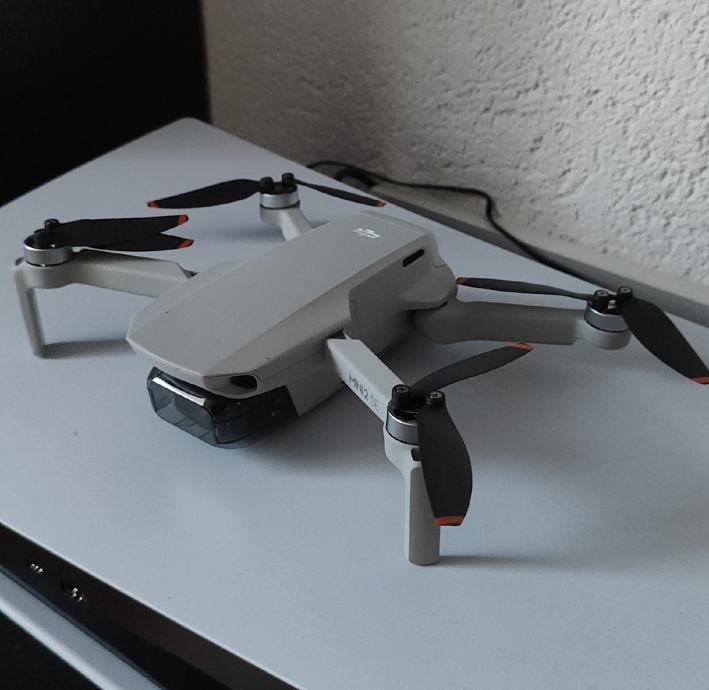 Dron DJI MINI 2SE