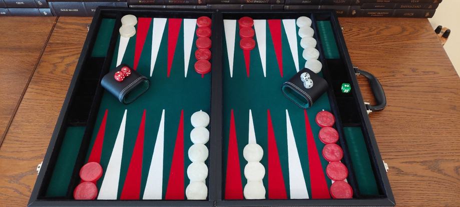 Backgammon set