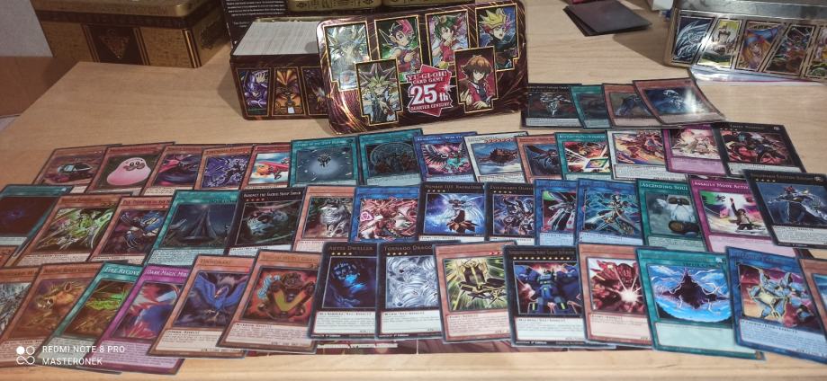 YuGiOh box pun karti(500+ karti)