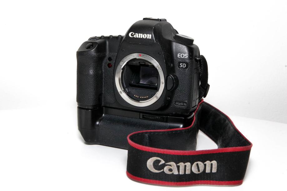 Canon 5D MK2 +  battery grip + 2 baterije