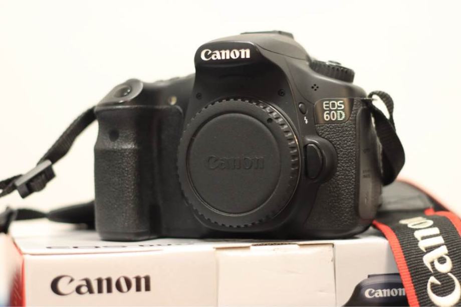  Canon  60d  body