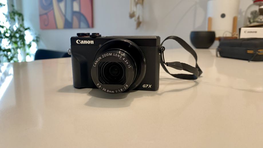 Canon G7X Mark III