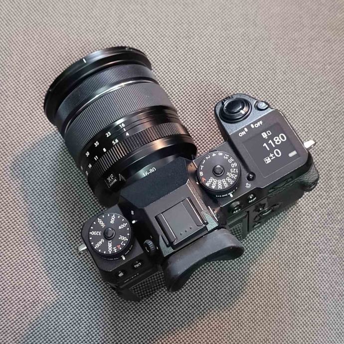 FUJIFILM X-H1 s opremom - MINT stanje - SNIŽENA CIJENA