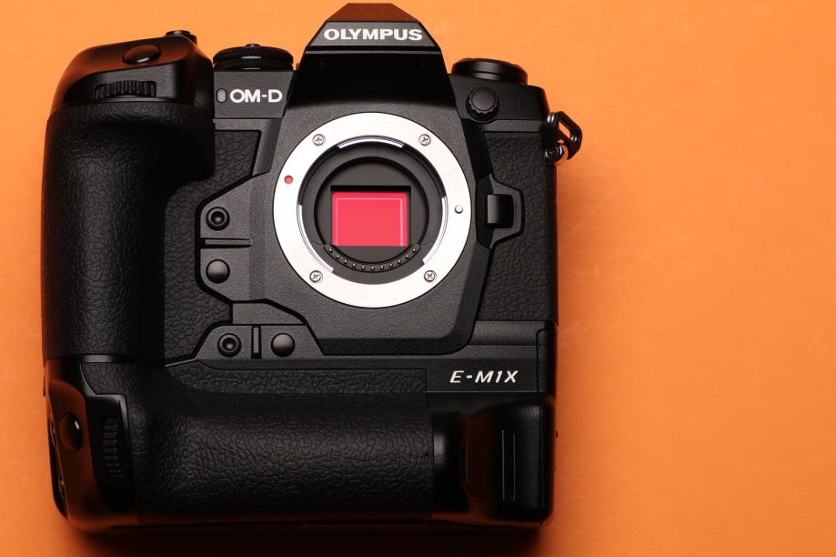 Olympus OM D E-M1X