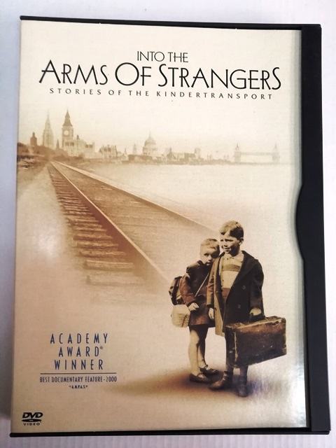 INTO THE ARMS OF STRANGERS - FILMSKI DVD