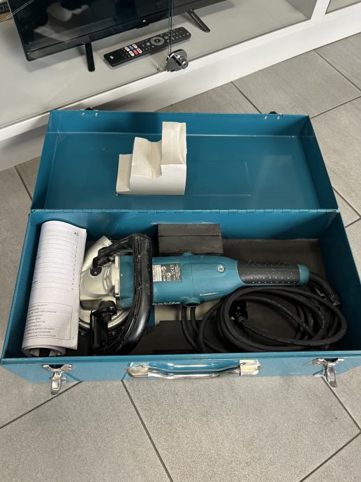 MAKITA Brusilica za beton PC5000C (1400W,125mm), proizvodnja 12/2023