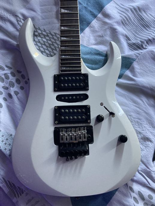 Cort X 11 mid 2000s - White glossy finish