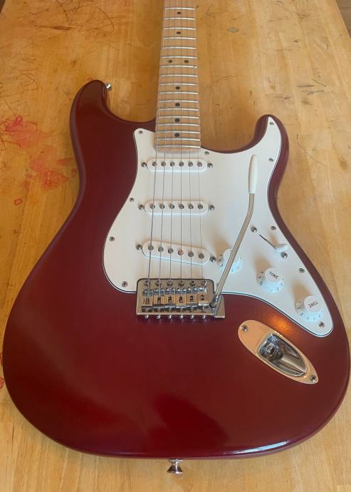 Fender highway one Stratocaster wine red