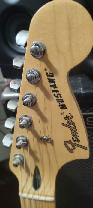 Fender Mustang