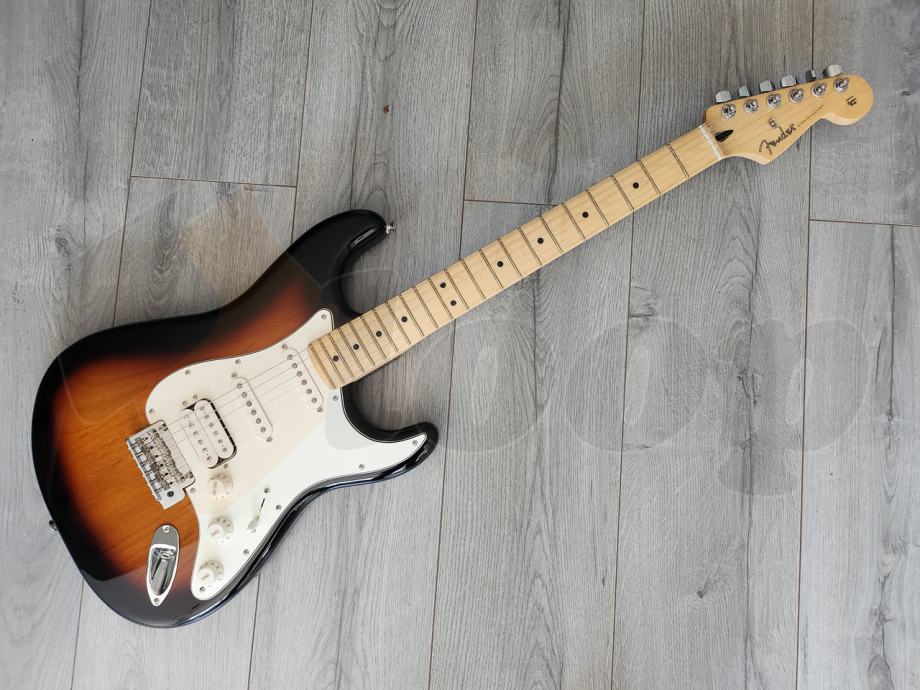 Fender Player Stratocaster HSS MN 3-Color Sunburst