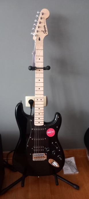 Fender Squier Sonic Stratocaster  HSS MN Black