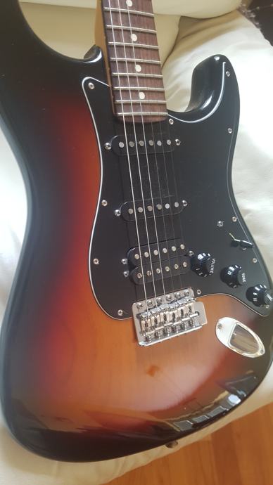 Fender stratocaster American Special, HSS, USA, kot nov