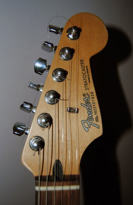 fender-stratocaster-mexico