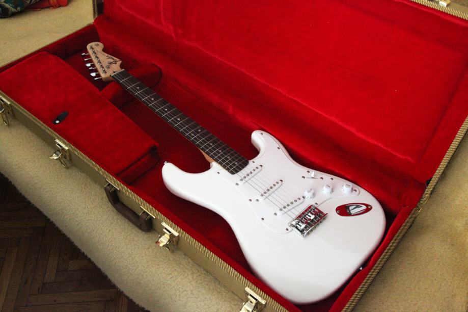 FENDER Stratocaster