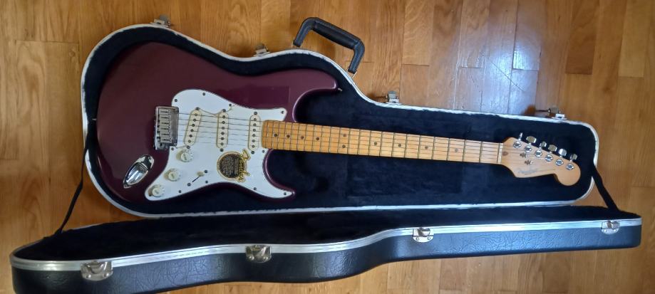 Gitaru Fender Stratocaster