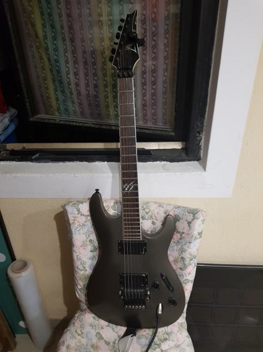 Ibanez S 520 ex serija vrhunska gitara