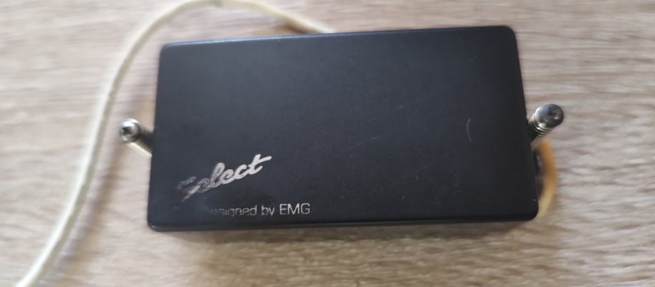 Select humbucker, designed by EMG, pasivni