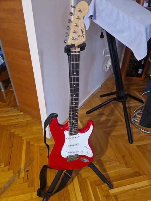 SQUIER BULLET STRAT