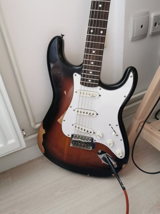 Električna gitara Stagg Stratocaster