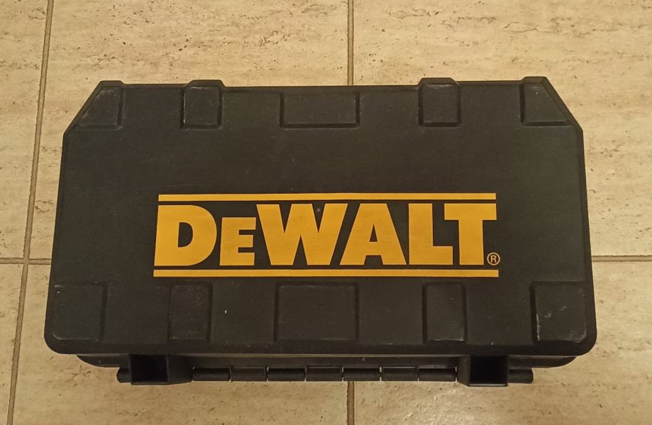 Kekserica DeWalt DW682 QS