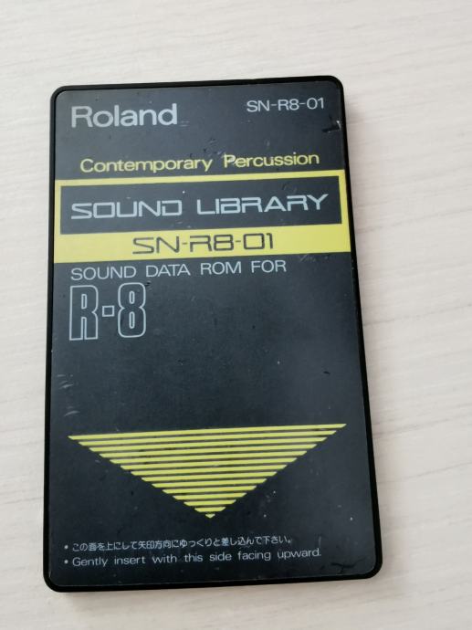 ROLAND  R-8