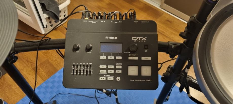 Yamaha DTX 700 set + poklon Mapex Pro M set