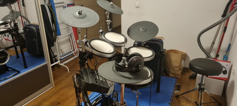 Yamaha DTX 700 set + poklon Mapex Pro M set