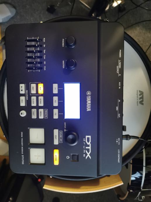 Yamaha DTX700