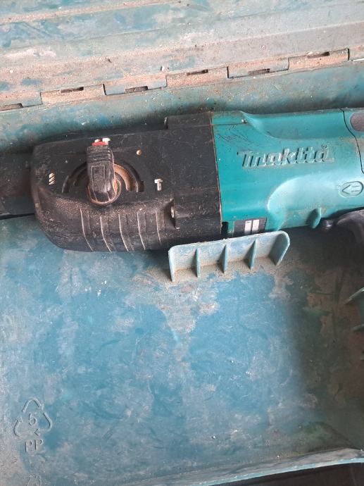 MAKITA HR 2450, 780 W..ZA DIJELOVE