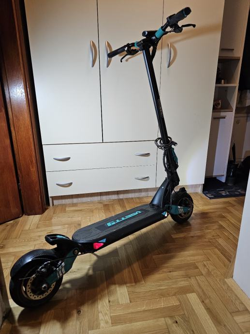 Električni romobil Vsett 9               550 eura