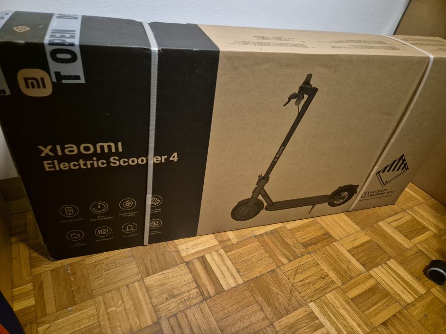 Prodajem električni romobil Xiaomi Electric Scooter 4 NOV, neotvoren!