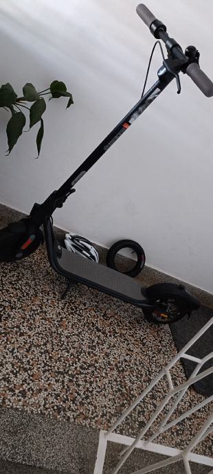 Segway f25E II romobil