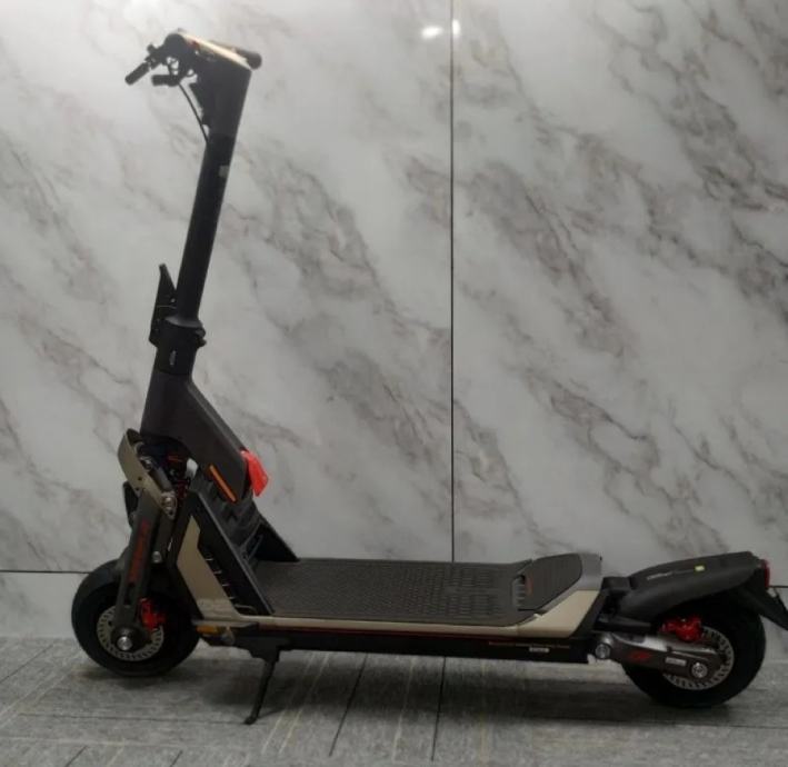 Segway  Ninebot GT2P  električni romobil, Scooter